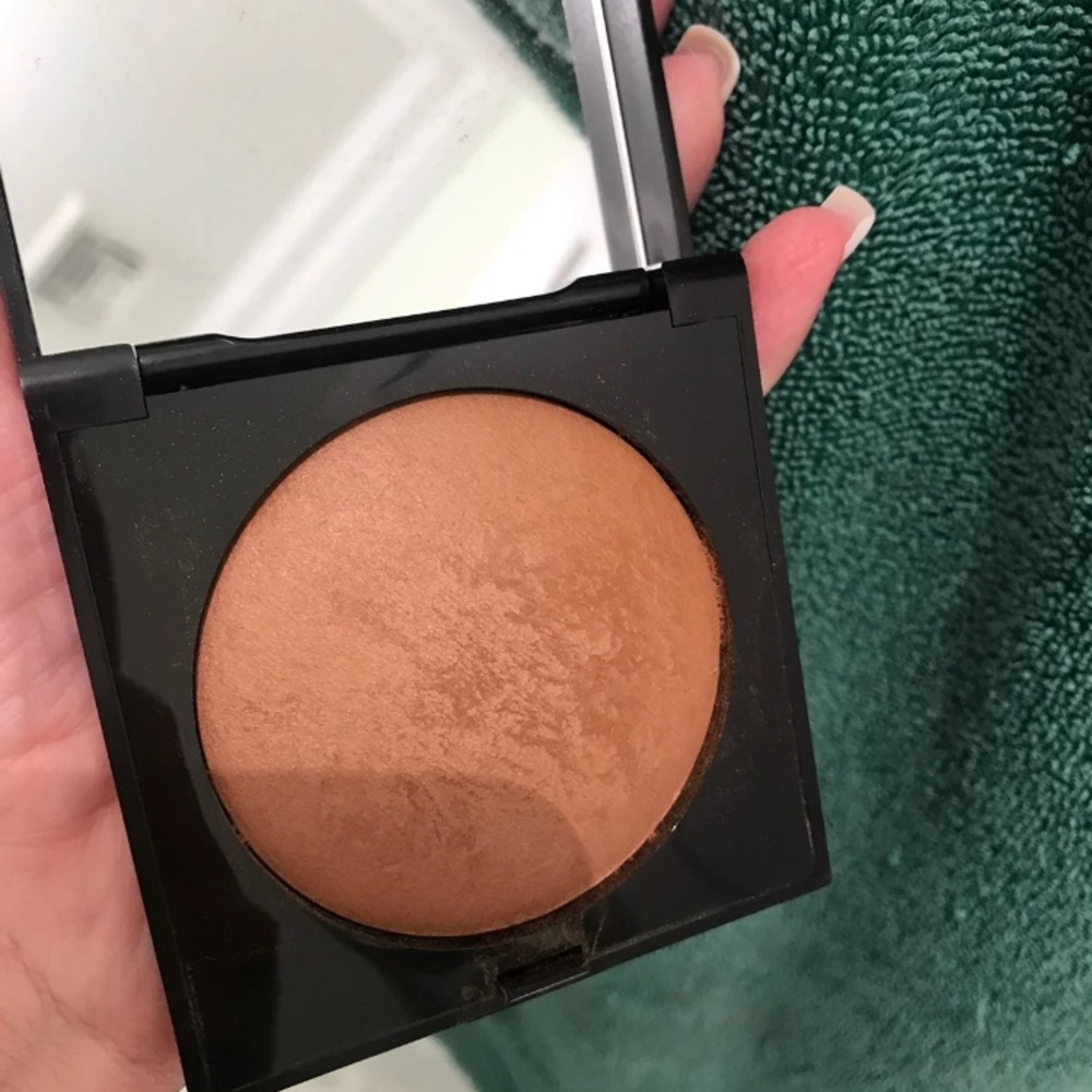 Laura Mercier matte bronzer 4